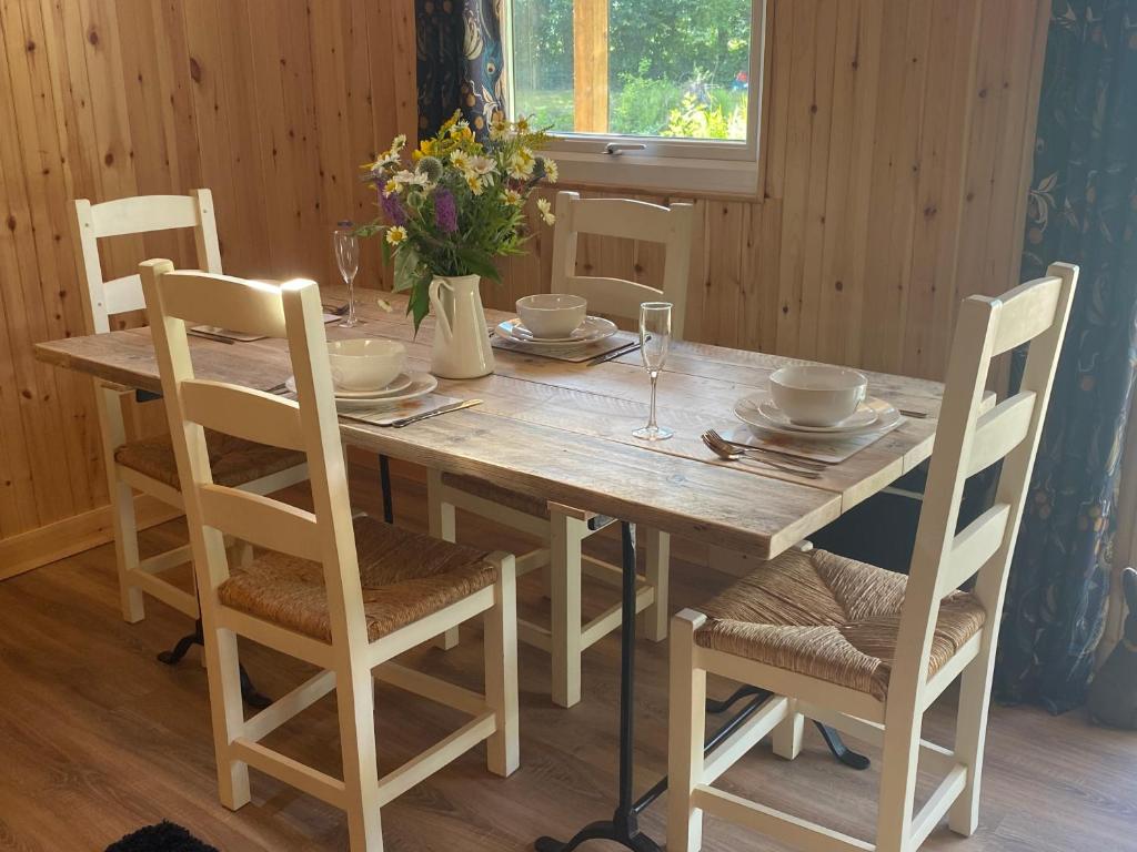 Kingfisher Cabin, Wild Escapes Wrenbury photo 4