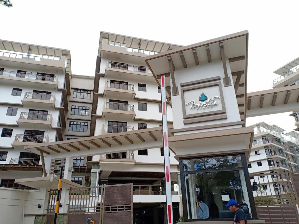 BRISTLE RIDGE CONDOMINIUM — Hotel in Baguio