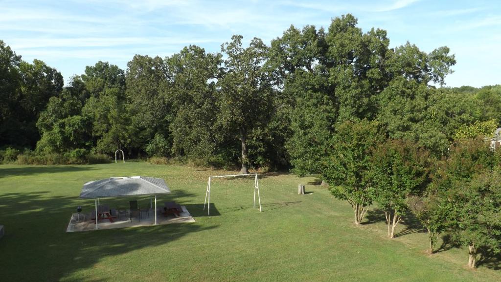 Twin Lakes Inn photo