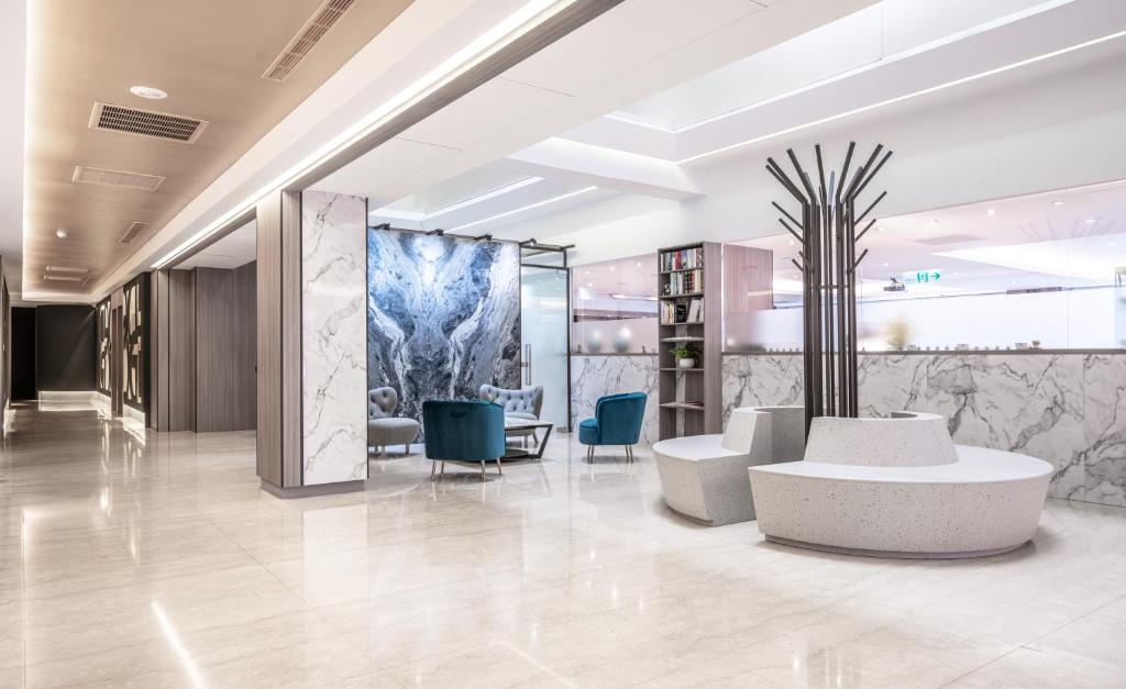 Shared lounge/TV area