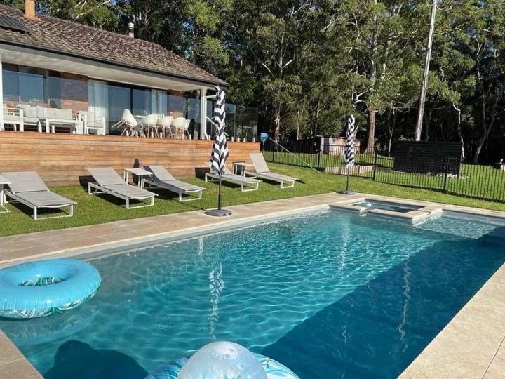 BÓ FARM BERRY• POOL•SPA• 25 acres