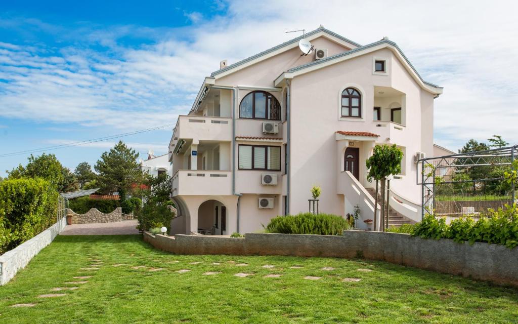 Apartment Punat 17857c, Punat