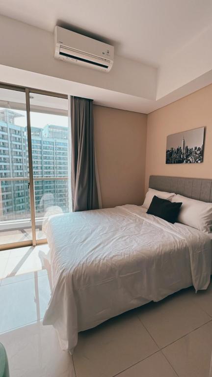 Cozy Studio Suite in Taman Anggrek Residences — Hotel in Jakarta