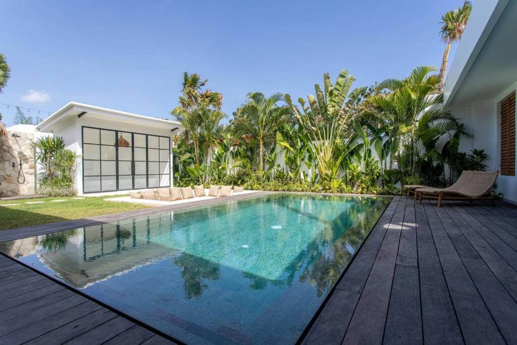 Modern Elegance in Bingin Beach 3 BR Luxury Villa, Uluwatu