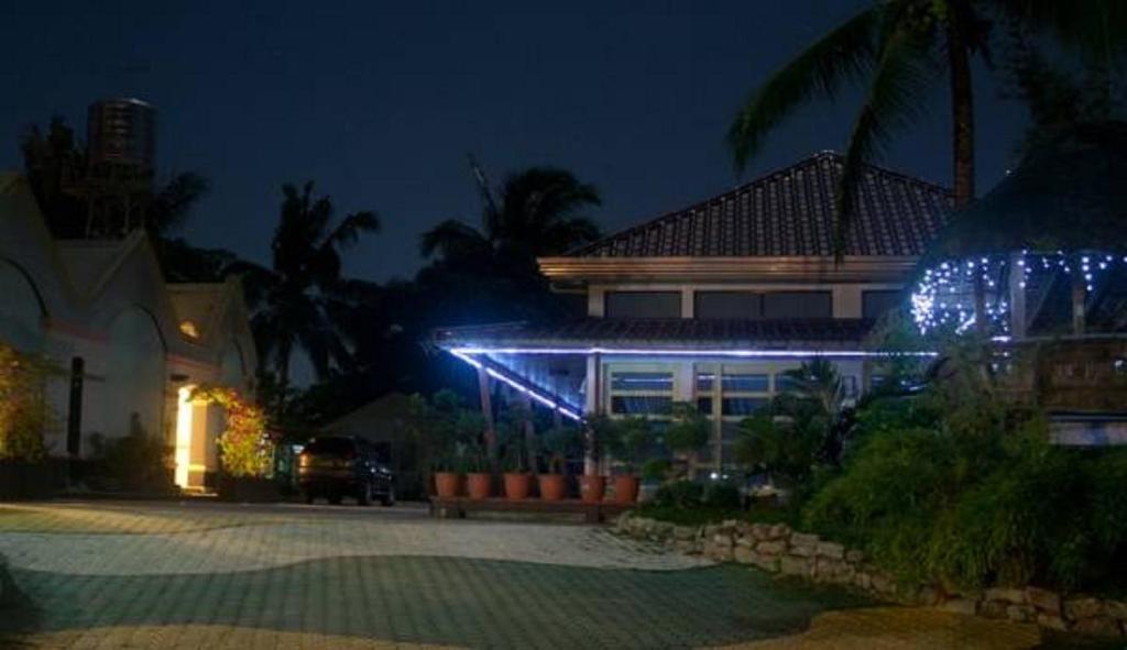The Zillion Builders Pavilion photo