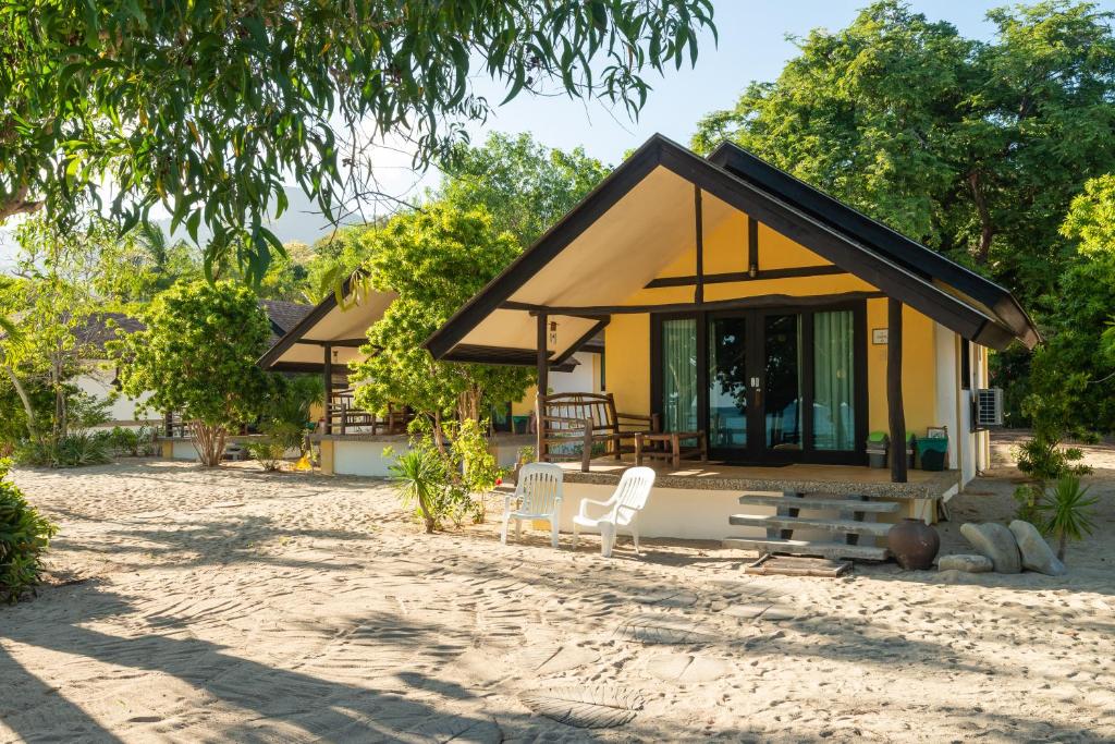 เวอร์จิ้น บีช รีสอร์ท (Virgin Beach Resort)