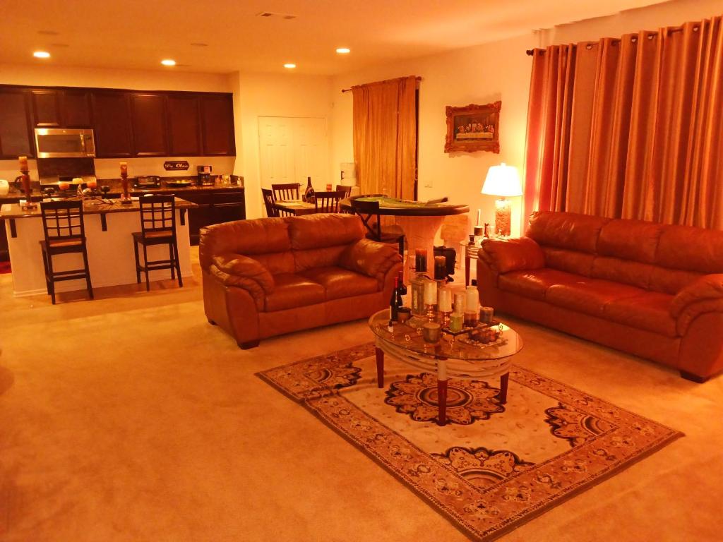 Dream California Getaway Minutes Away From Theme Parks