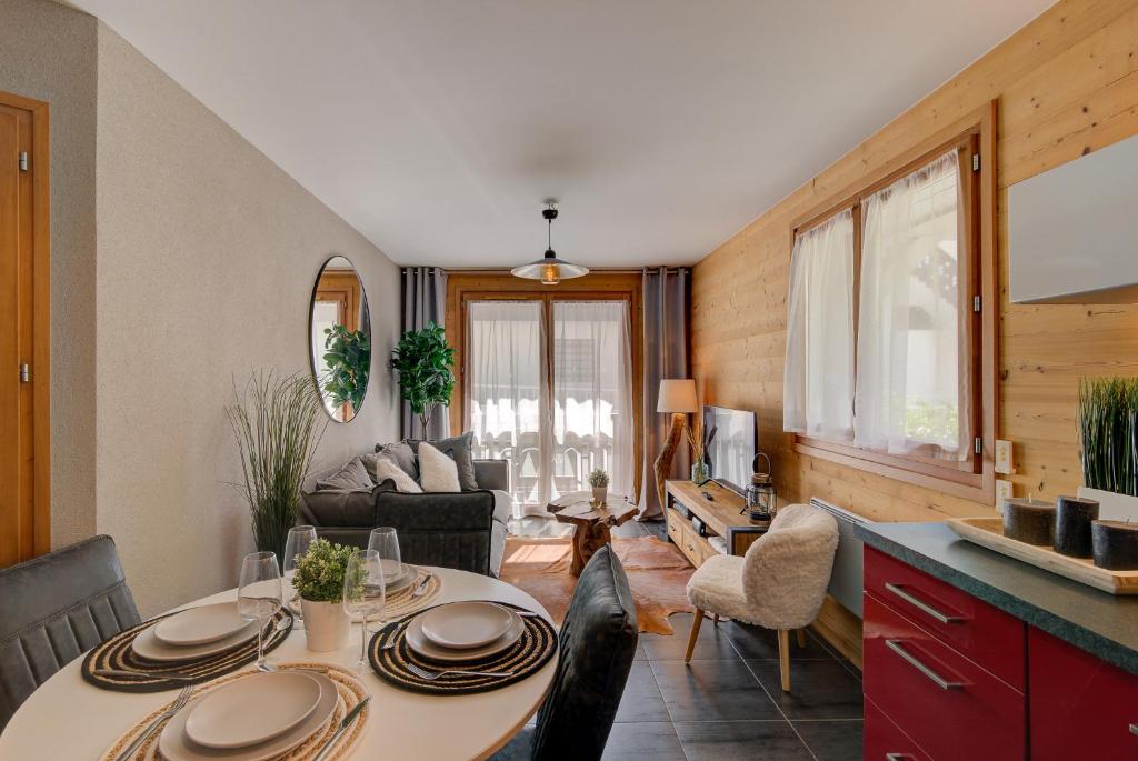 Apartment Aiguille de Chamonix, Alpes Agency, Central Chamonix, Sleeps 4 - 2