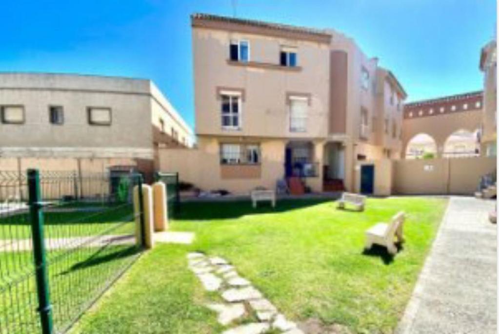 Duplex céntrico con piscina a 100m de la playa. - 2
