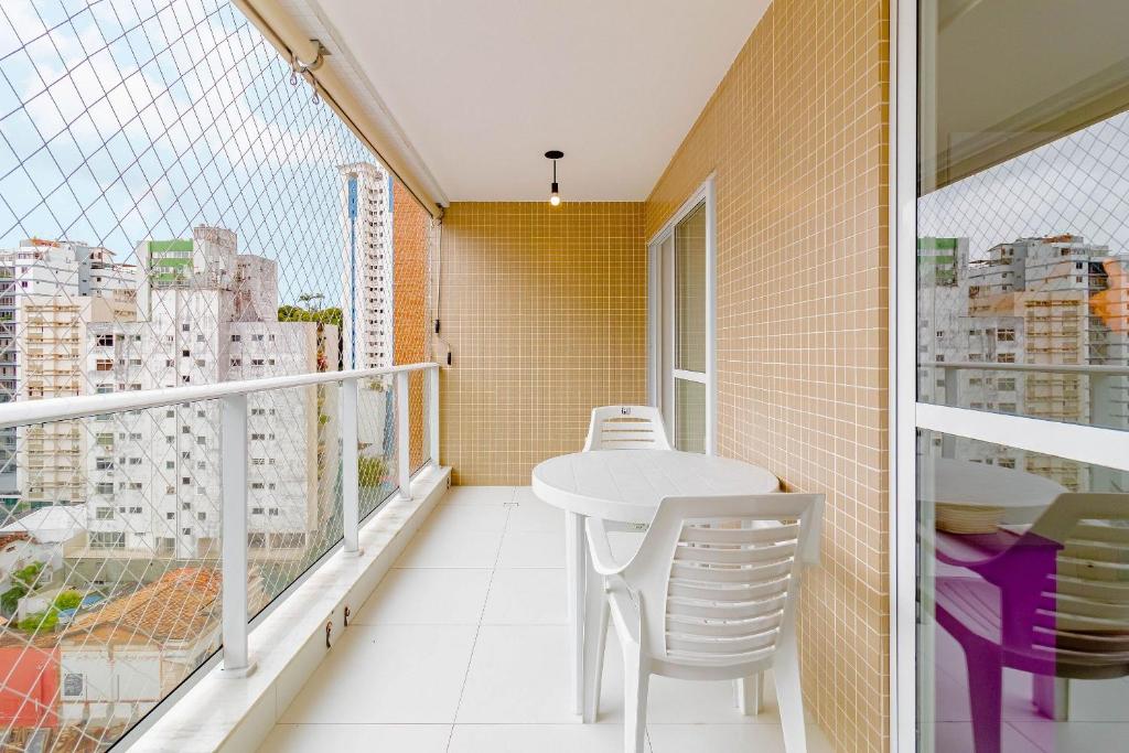 BR06 Quarto e Sala - 550m da Praia do Porto da Barra, Salvador