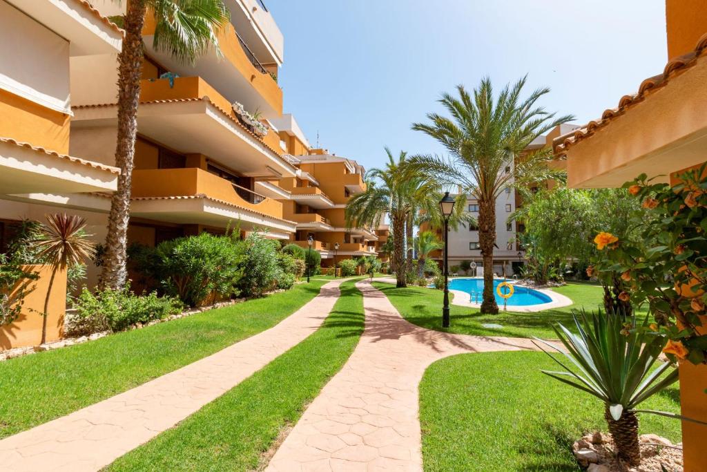 222 Lovely 3 Pools Home - Alicante Holiday - 5