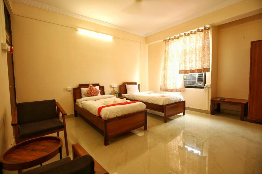 HOTEL DWARKA KUNJ