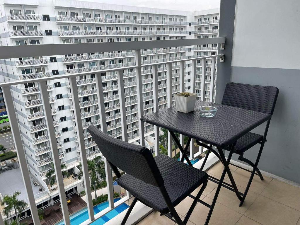 SHELL residences MOA with wifi & netflix photo