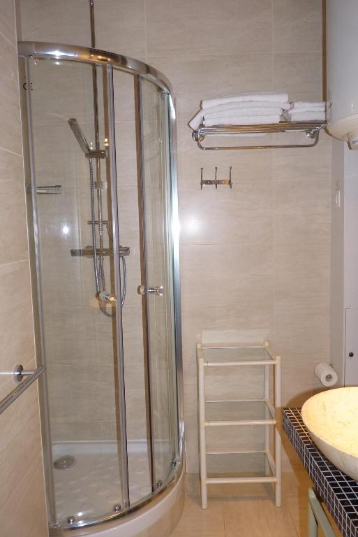 Prestigious 2 bedroom near Champs Elysées - 5
