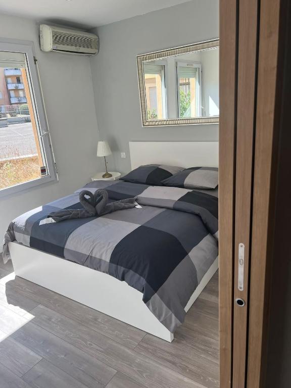 App 1 Mulhouse centre , 6 personnes - 3