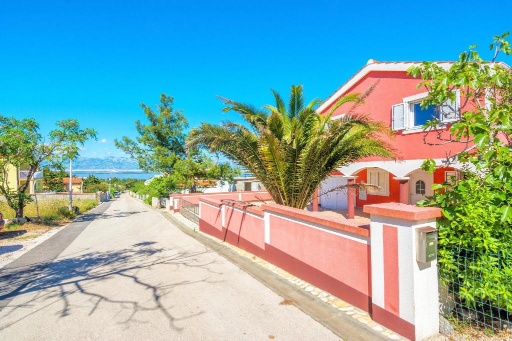 Apartments with parking space Vir - Lozice, Vir - 19099, Vir