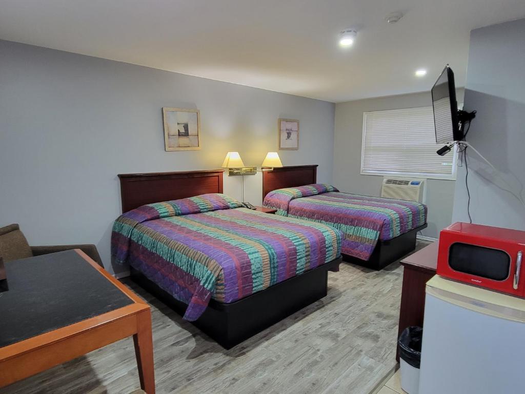 Knights Inn Cobourg photo