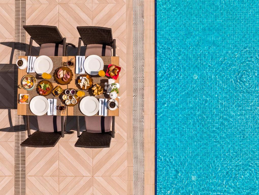 スイミングプール