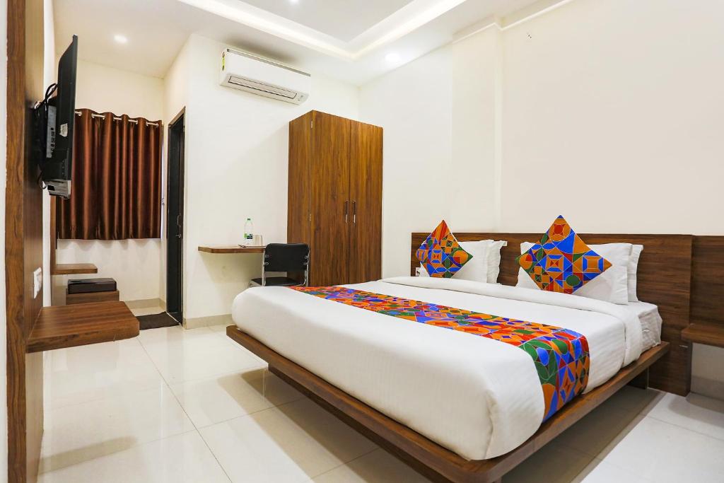 OYO 79964 Collection O Hotel Balaji Paradise photo