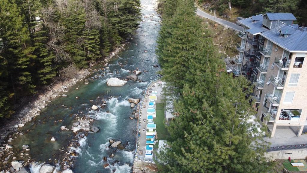 Moksha Riverside Resort Kasol photo