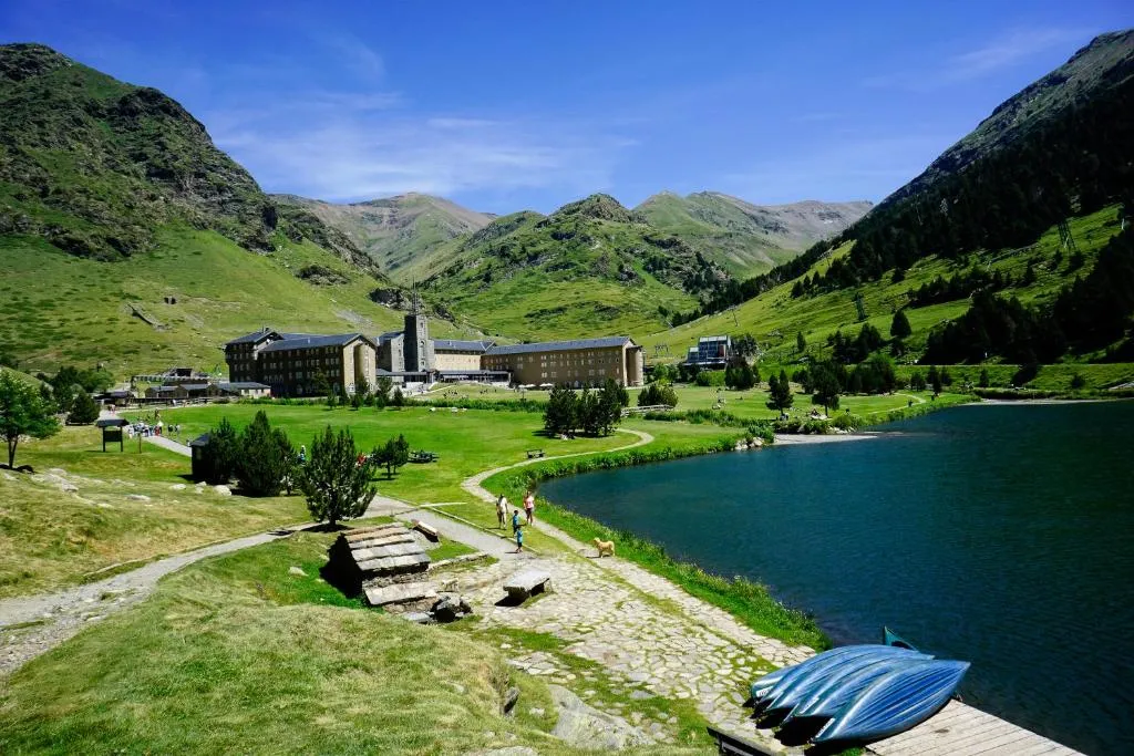 Hotel Vall de Núria, hotel in Queralbs
