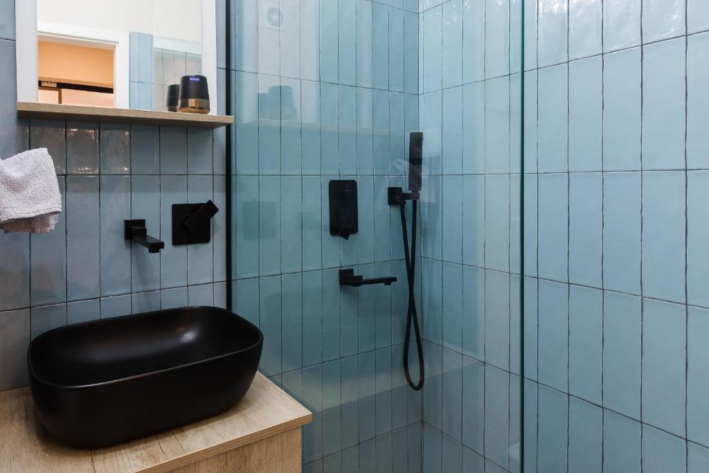Lovely flat, UltraCentral, with Free Parking VIC8 photo