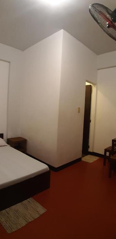 Angel and Marie's Basic FANroom for 1 - 2 pax photo