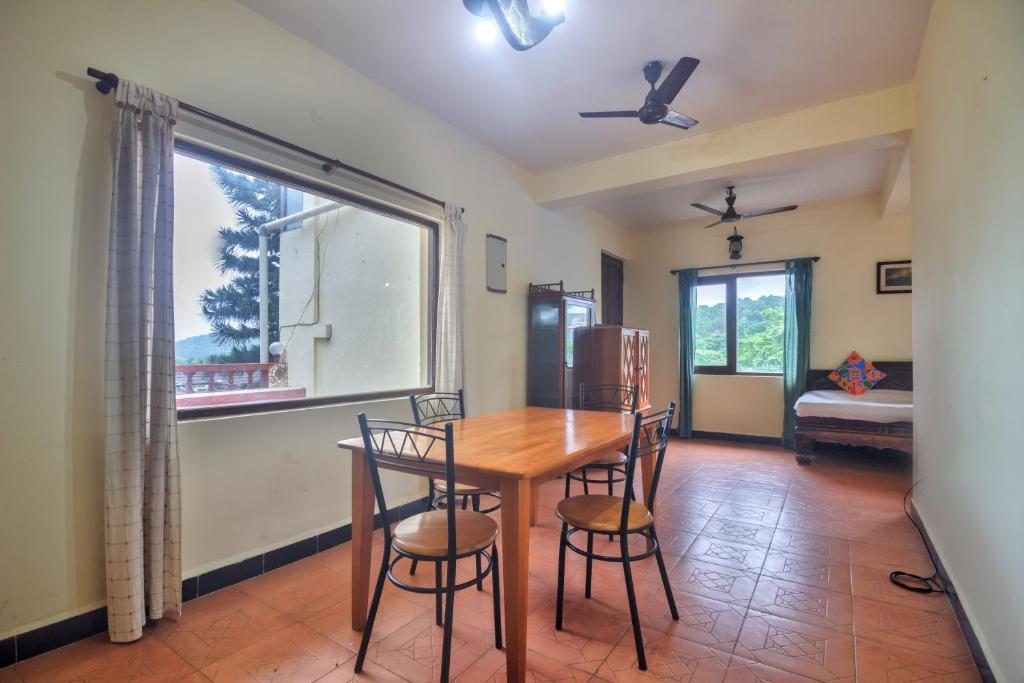 Hilltop 5BHK Villa with Private Swimming Pool near Candolim photo