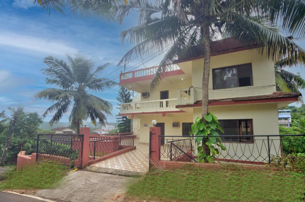 Hilltop 5BHK Villa with Private Swimming Pool near Candolim photo