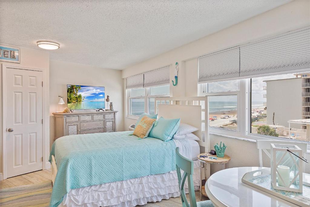 Beach Views by Day , Star Gazing by Night - Hawaiian Inn Beach Resort, Daytona Beach Shores