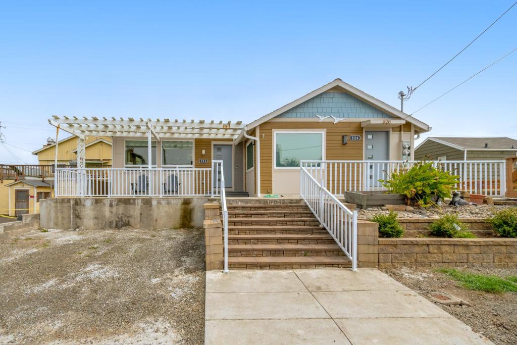 Ebb Tide, Lincoln City