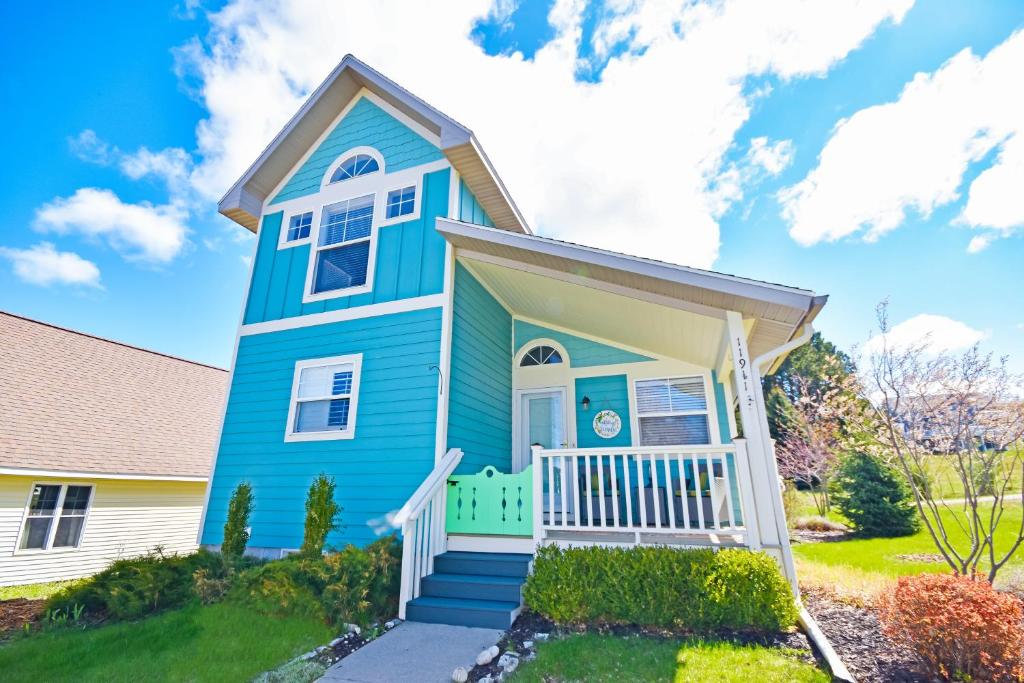 Holiday homes in Empire, MI price from 8, reviews of Hotels