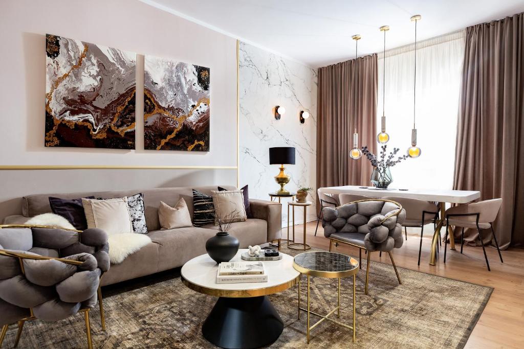 Qult - Dune, Bukurešť