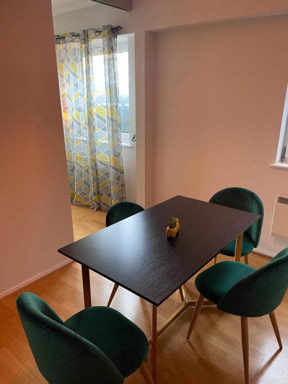 The Reflection Apartment , With river Thames view photo