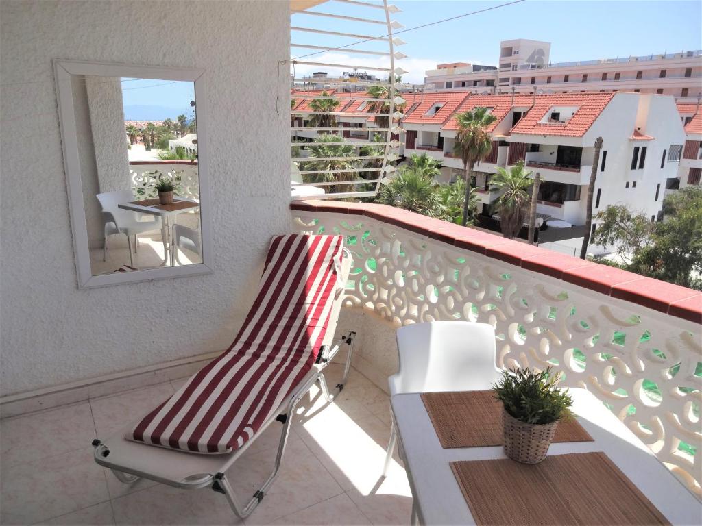 apartment with a large south-facing balcony, sea view and WIFI in Las Americas center - 5