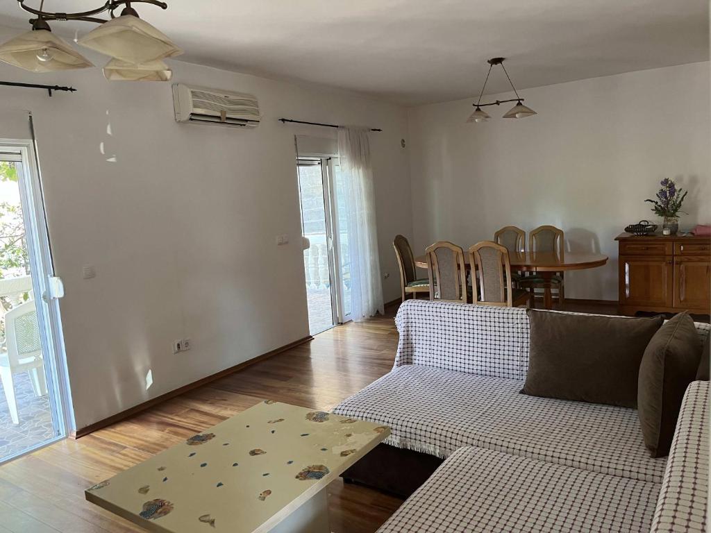 Apartman Any Bar, Bar