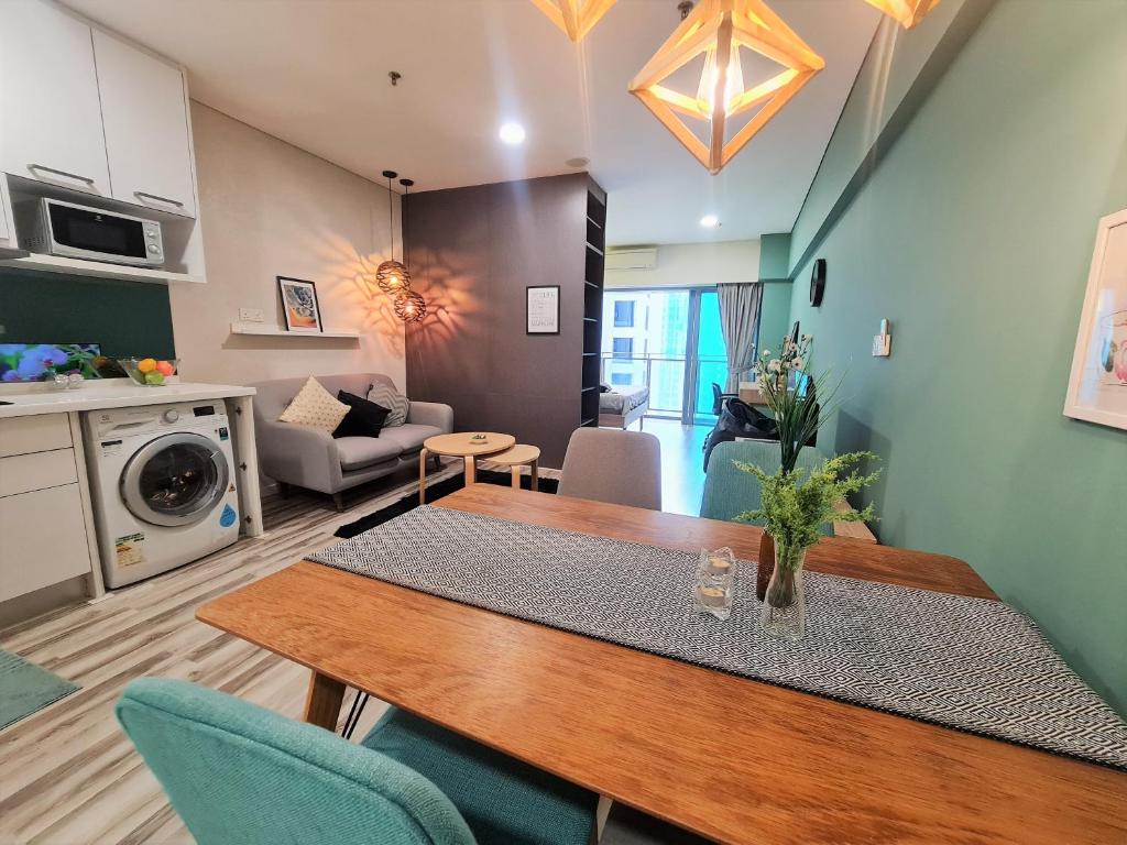 Summer Suites @Bukit Bintang KLCC by Sarah's Lodge photo