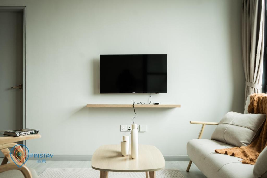 Shared lounge/TV area