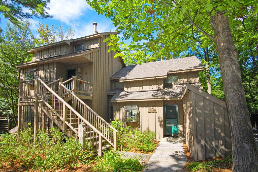 Hawks Nest 27, Glen Arbor