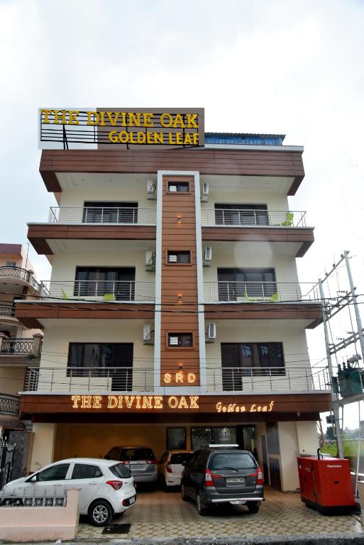 The Divine Oak Golden Leaf — Hotel in Katra (Jammu and Kashmir)