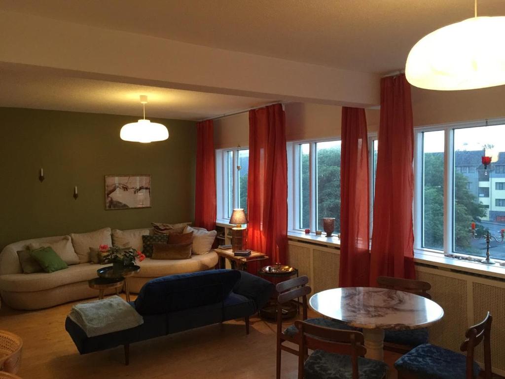 Bright and beautiful studio apt for 2 in RVKcenter photo