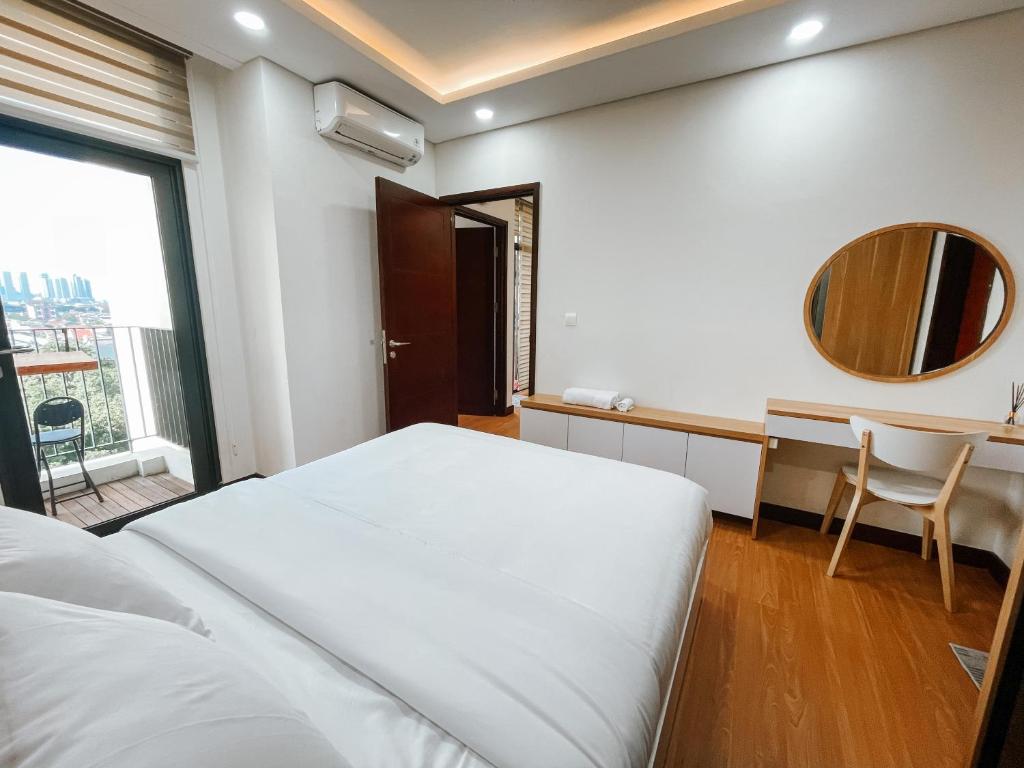 2 Bedrooms Permata Hijau Suites Apartment photo