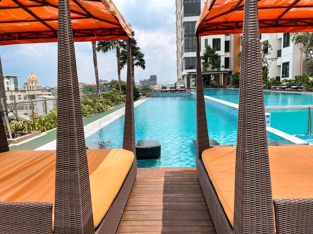2 Bedrooms Permata Hijau Suites Apartment photo