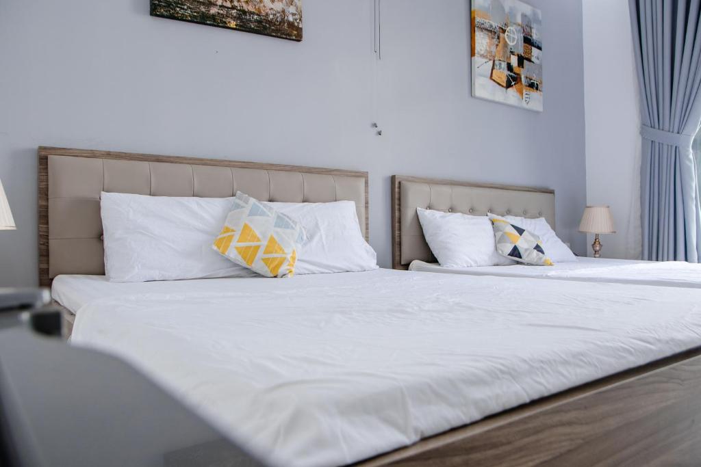 Chocolate 5Bedroom 7 QueenBed 5 Min Walk Beach photo