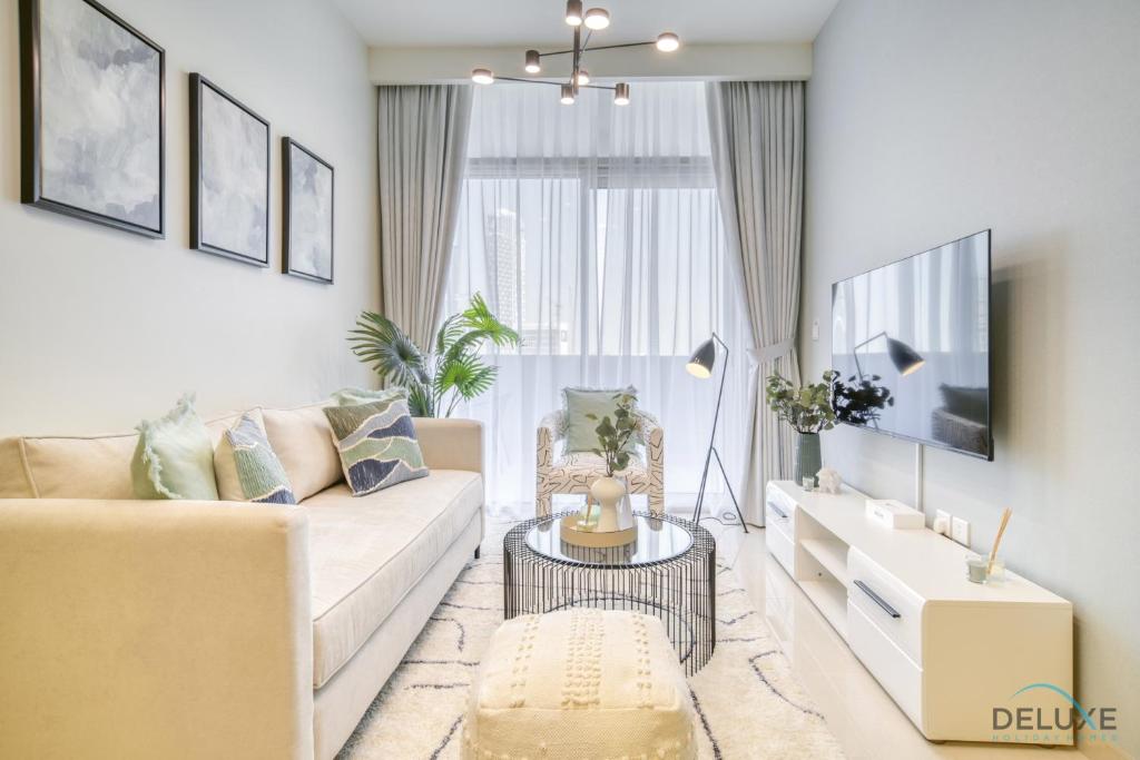 Polished 2BR at Vera Tower Business Bay by Deluxe Holiday Homes, Dubaï