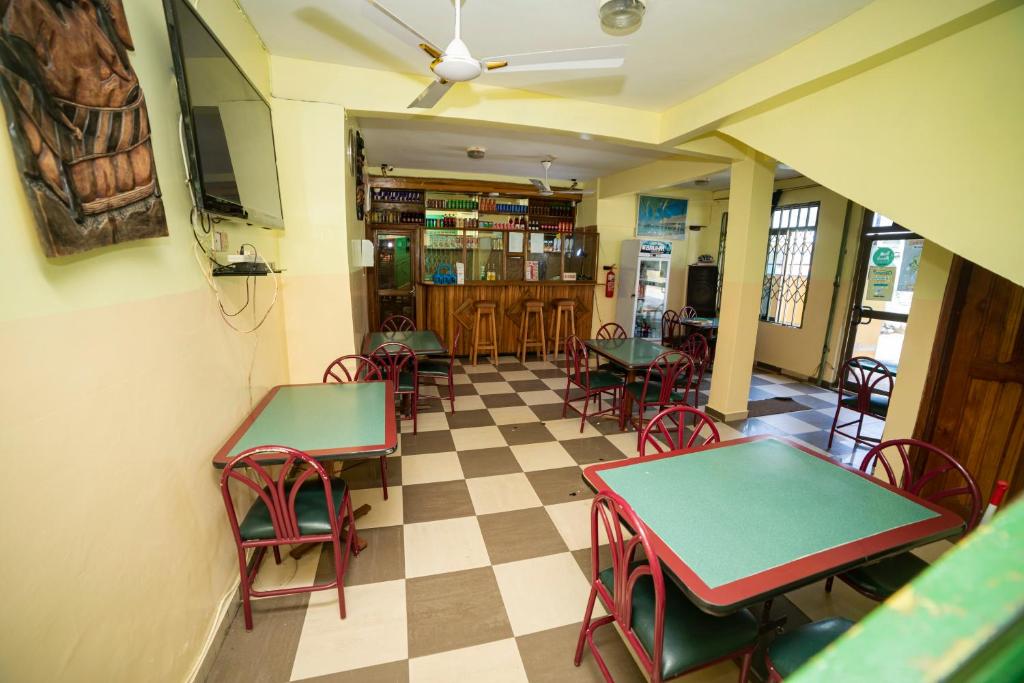 Bombay Hotel photo