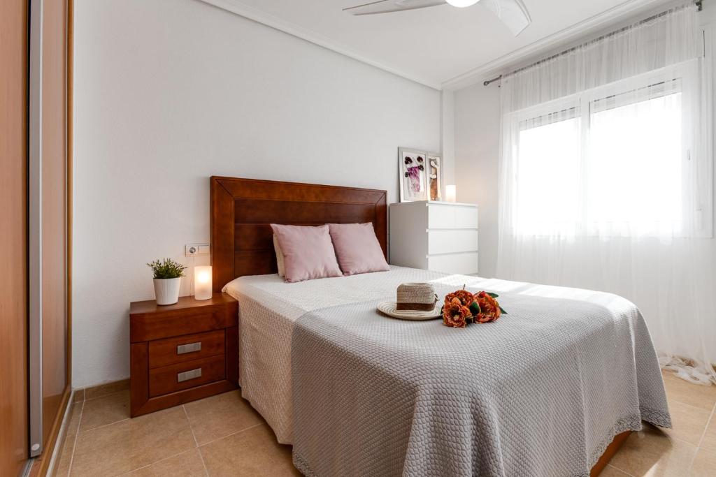 Sunny Casita, Torrevieja, Modern 2 Bed Top Floor Apartment - 4