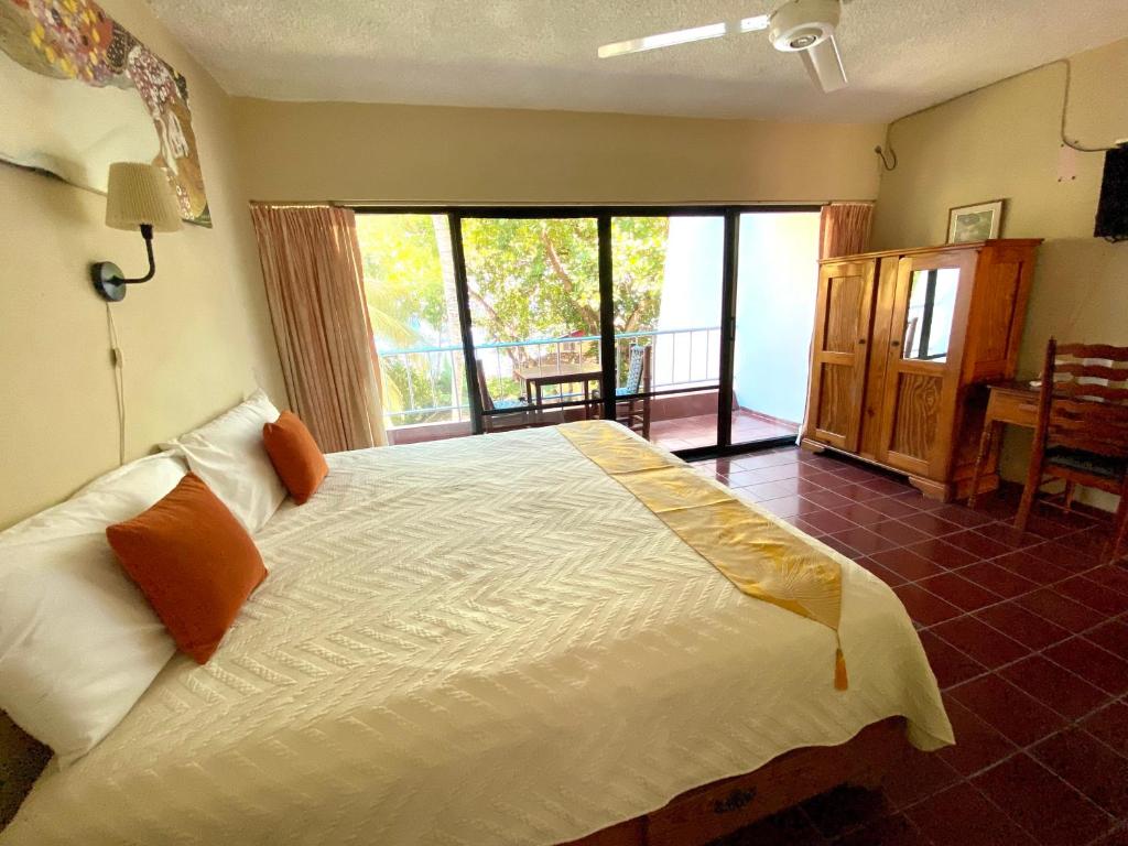 Queen Room with Sea View