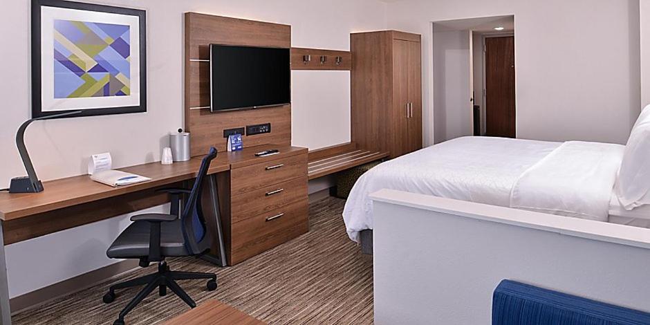 Holiday Inn Express Hotel and Suites Mesquite photo