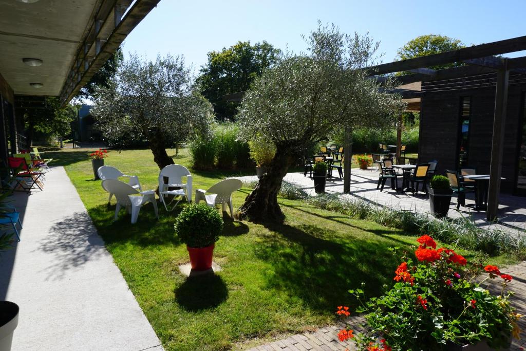 Hôtel Anaïade, Saint-Nazaire ガーデン